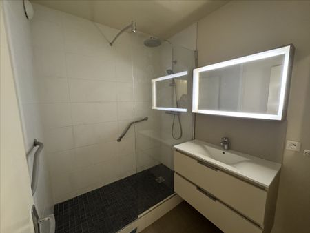 Location Appartement 5 pièces 98m² - Photo 5