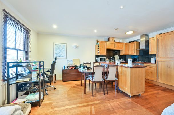 Fulham Broadway, London, SW6 - Photo 1