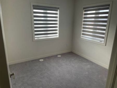 For Lease - 460 Silver Maple Road, Oakville, Ontario - Photo 3