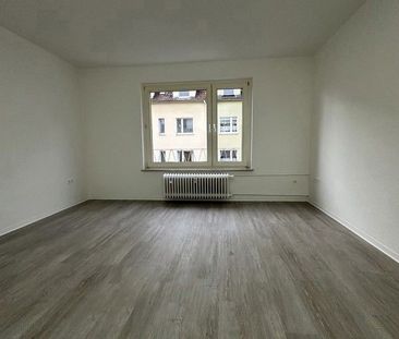 Frisch renovierte 2-Zi.-Whg. mit neuem Badezimmer - Foto 3