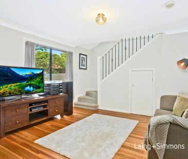 Contemporary two-bedroom townhouse in great location - Photo 5