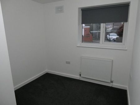 2 bedroom ground floor flat to rent - Photo 2