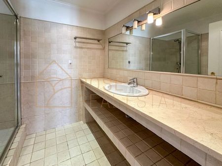 Cascais e Estoril, Lisbon - Photo 2