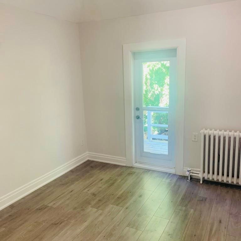 194 Roe Avenue , - Photo 1