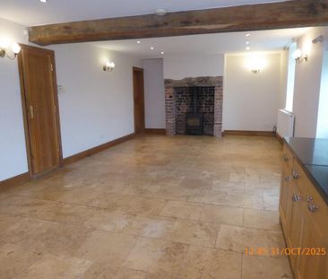 5 bedroom detached house to rent - Photo 3