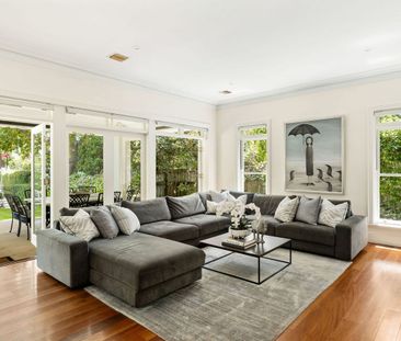 Federation Grandeur with Pool, Tennis Court & Walk-to-Station Conve... - Photo 1