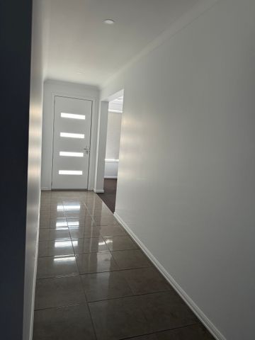 Melton South - Photo 3