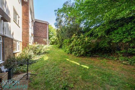 3 bedroom apartment to rent - Photo 5