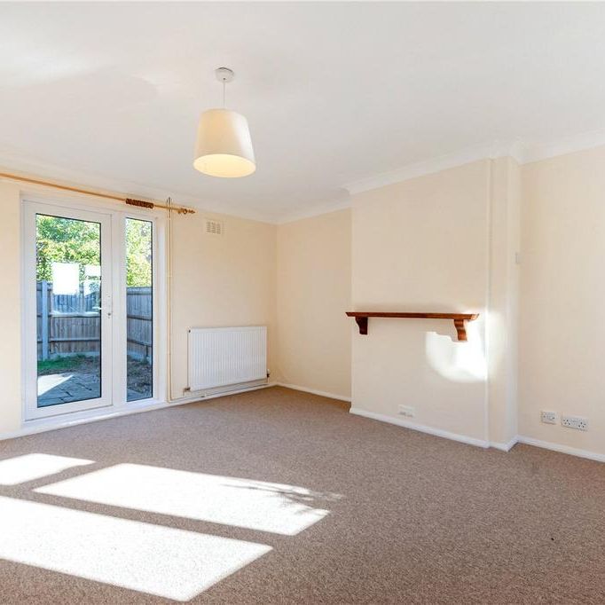 3 bedroom parking to rent - Photo 1