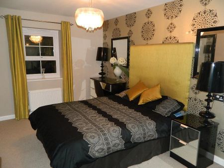 1 bedroom in a house share to rent - Photo 2