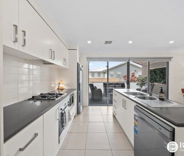 6/19 Torpy Place, Jerrabomberra NSW 2619 - Townhouse For Rent | Domain - Photo 2