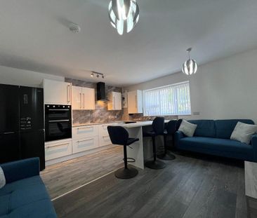 5 bedroom end of terrace house to rent - Photo 1