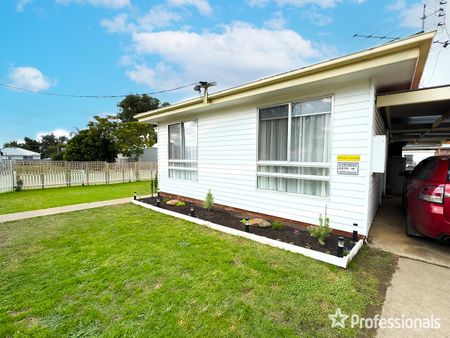 7 Olive Lane, South Tamworth NSW 2340 - Photo 4