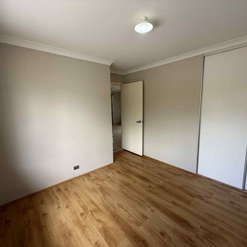 Low maintenance, Modern Living - Photo 1