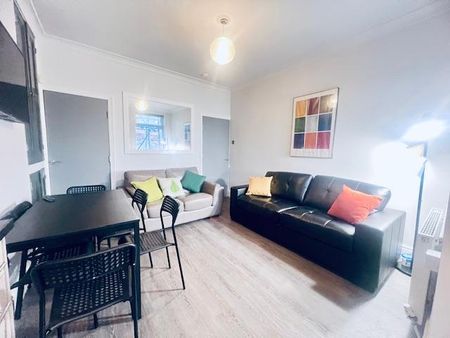 5 bedroom terraced house to rent - Photo 2