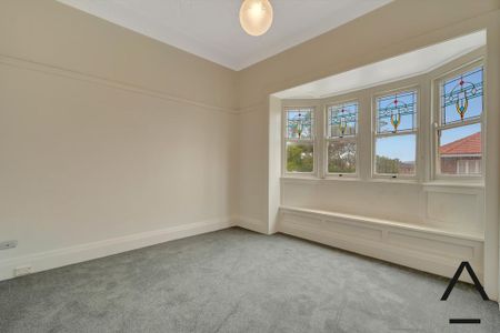 Freshly updated and conveniently located one bedroom apartment - Photo 4