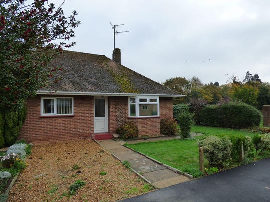 2 bedroom semi-detached bungalow to rent - Photo 1