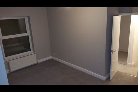 3 Bed Terraced House, Zoar Street, LS27 - Photo 3