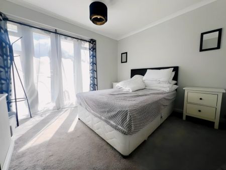 2 bedrooms 1 bathroom - Photo 4