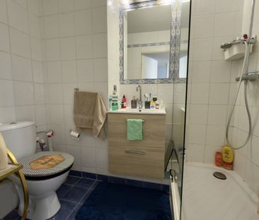 APPARTEMENT 2 PIECES - CENTRE CARNOLES - GARAGE - Photo 2
