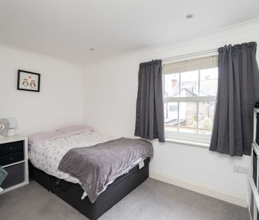 Ansell Road, Dorking - 3 bedrooms Property for lettings - Seymours - Photo 3