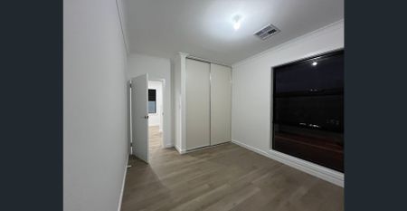 DON'T MISS THIS BRAND NEW 3-BR TOWNHOUSE + STUDY & DOUBLE GARAGE NEAR THE CITY - Photo 4