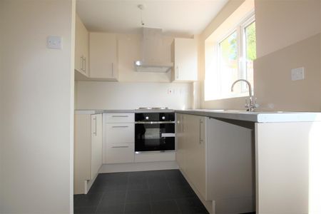 Two bed terraced house to rent in Farm Hill, Exeter, EX4 - Photo 5