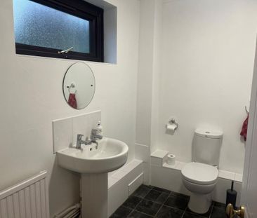 2 bedroom flat to rent - Photo 5