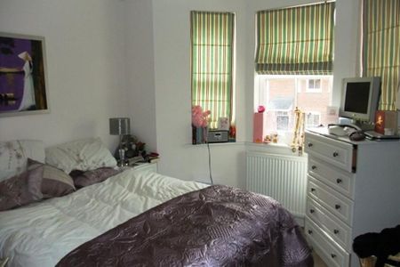 3 bedroom terraced house to rent - Photo 3