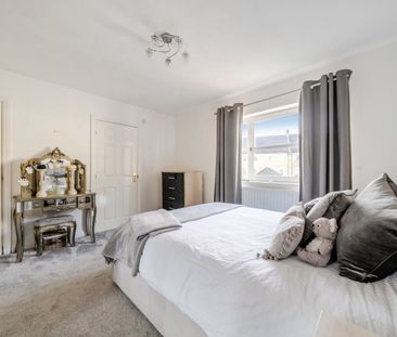 3 bedroom semi-detached house to rent - Photo 5