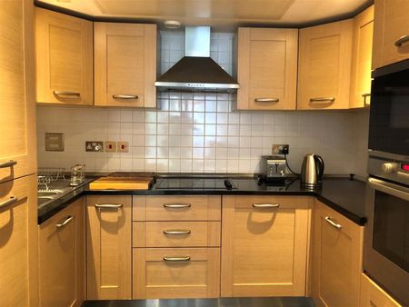 Mast Quay, London, SE18 5NP - Photo 5