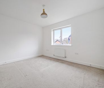 4 bedroom detached house to rent - Photo 4