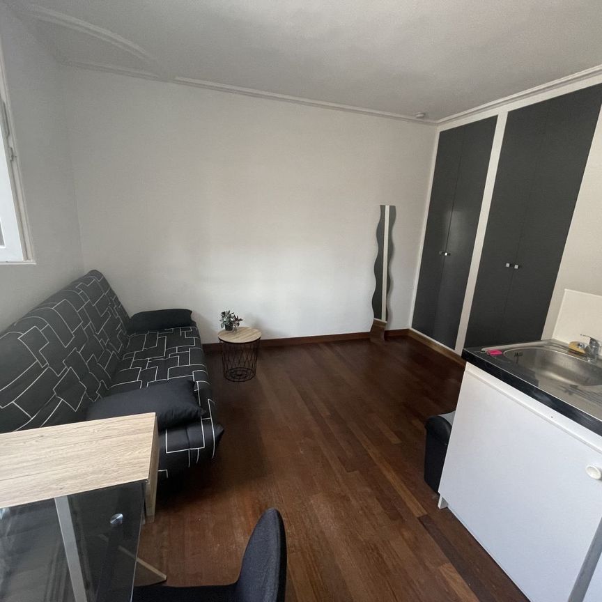 Studio meublé de 14,70 m2, rue du marché réf G576-104 - Photo 1