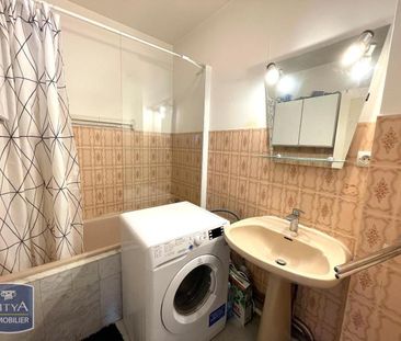 Location Appartement 2 pièces 45m² ST ETIENNE 42000 - Photo 4