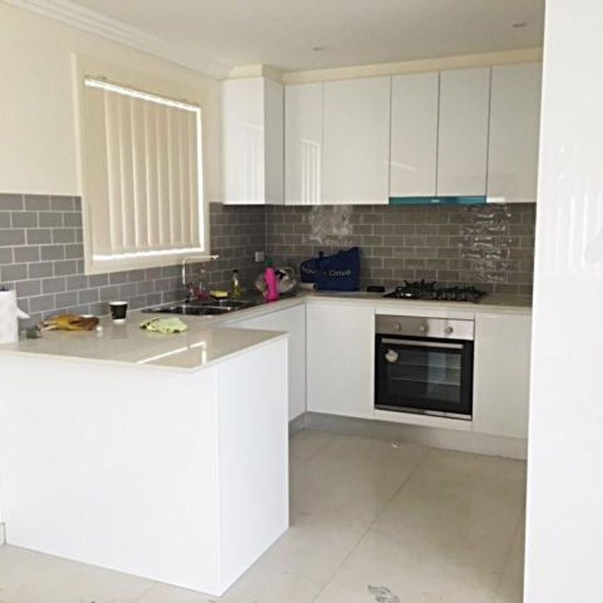 Neat & Low-Maintenance 2-Bedroom Granny Flat - Photo 1