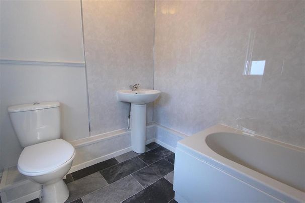 3 bedroom terraced house to rent - Photo 1