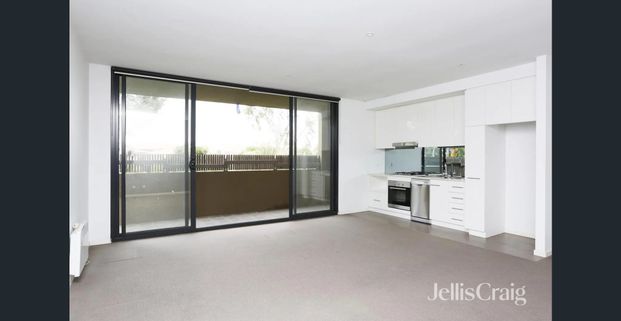 Modern One Bedroom with Courtyard - Photo 1