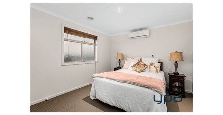 Luxury Family Entertainer with Pool & Multiple Living Zones !! - Photo 3