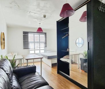 1 bedroom in a house share to rent - Photo 1