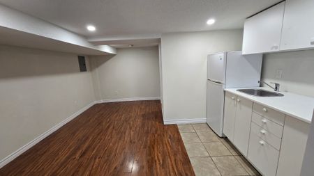 For Lease - 3661 Lakeshore Boulevard Unit# Lower #3, Toronto, Ontario - Photo 3