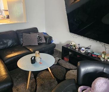 Room in a Shared House, Windsor Street, NG9 - Photo 1