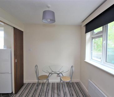 3 bedroom apartment to rent - Photo 3