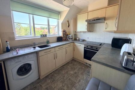 1 bedroom penthouse to rent - Photo 3