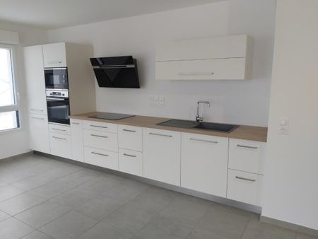 Location Appartement 3 pièces 66m² RUMILLY 74150 - Photo 3