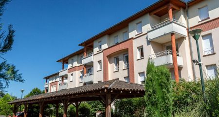 location Appartement T2 DE 43.1m² À CASTELGINEST - Photo 2