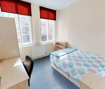 Flat 3, Red Brick House, 28 Trippet Lane, S1 4EL - Photo 4