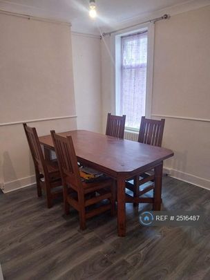 3 bedroom terraced house to rent - Photo 1