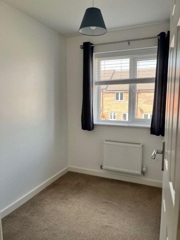 3 bedroom semi-detached house to rent - Photo 5