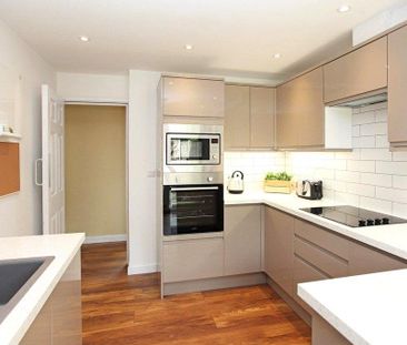 1 bedroom in a house share to rent - Photo 5