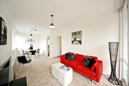 Light, Bright and Roomy - Photo 4